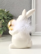 Фигурка «Зайка с золотым пасхальным яичком», керамика, пух, белый 8×10.5×14 см - фото 65466364