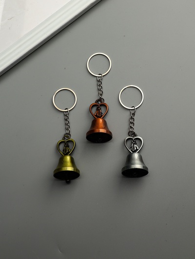 Брелок для ключей на кольце «Колокольчик - влюблённые в сердце», металл, 4.9×2.8×2.8 см, МИКС