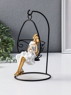 Сувенир полистоун "Парочка качается на качеле" бело-золотой 13,5х13,5х26 см 10954819