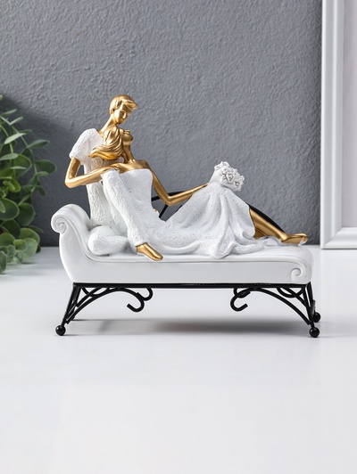 Фигура полистоун «Парочка лежит на кушетке», бело-золотой, 7×21.5×18.5 см