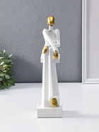 Сувенир полистоун "Стильная девушка на стуле" белый с золотом 7,5х10,5х29,5 см - фото 65568799