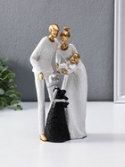 Сувенир полистоун "Родители с детьми" бело-золотой 8,5х13х25 см 10954831