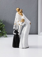 Сувенир полистоун "Родители с детьми" бело-золотой 8,5х13х25 см 10954831