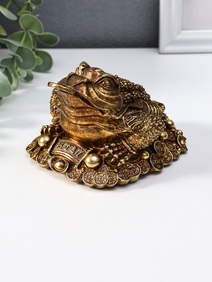 Нэцкэ фигурка полистоун «Денежная жаба с золотой монетой», 12×10.5×7.7 см