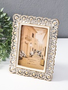 Фоторамка для фото 10×15 см «Тюльпаны и жгуты», полистоун, белая с золотом, 15.5×1.5×20.5 см - Фото 2