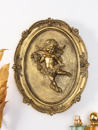 Панно настенное полистоун «Ангел с венком из роз», под золото, 21.5×4×27 см