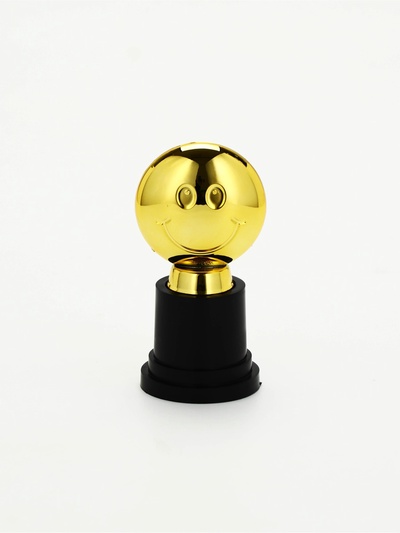 Кубок наградная фигура «Смайл», пластик, 10.4×6×5.1 см