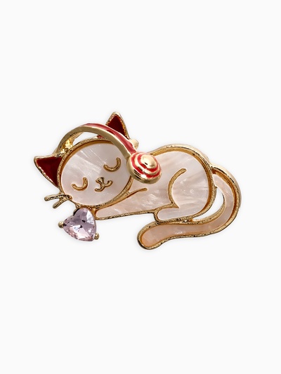 Брошь перламутровая «Котёнок в наушниках», белая в золоте