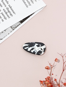 Зажимы для волос QF «Маргарита», набор 4 шт., 4 см, чёрно-белые (комплект 2 шт)