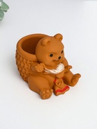 Подставка для мелочей «Медведь с корзинкой», 9×10×8 см, гипс, коричневый 10970192