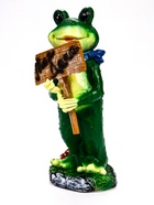 Садовая фигура из полистоуна «Лягушка с табличкой», 16×21×46 см - фото 68975736
