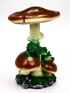 Садовая фигура из полистоуна «Грибы с лягушками», 25×30×43 см - фото 68975738
