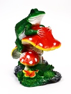 Садовая фигура из полистоуна «Лягушки и мухоморы», 35×25×38 см  (артикул 10977092)  большой выбор товаров оптом и в розницу по низким ценам с доставкой