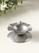 Подсвечник "Кувшинка Н" металл 7,3х3,5 см, серебро - фото 68181385