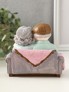 Фигурка полистоун «Дедуля с бабулей на диване читают книгу», 12×5×11 см - фото 68181617