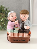 Фигурка полистоун «Дедуля с бабулей - спа процедуры», 11×9.5×12.5 см - фото 68181630