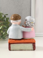 Фигурка полистоун «Дедуля с бабулей - спа процедуры», 11×9.5×12.5 см - фото 68181632