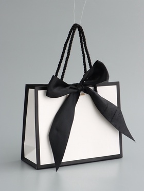 Пакет подарочный, ламинированный, белый, с бантом, 19×15×7 см