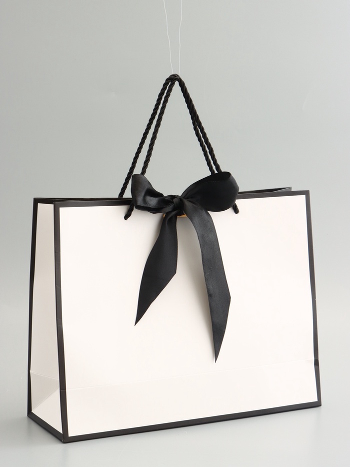 Пакет подарочный, ламинированный, белый, с бантом, 32×25×11 см
