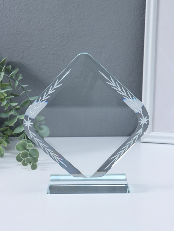 Стела наградная, фигура стекло «Ромб», площадка 17.5×18.3 см, 3.5×17.5×20 см