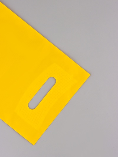 Пакет полиэтиленовый с вырубной ручкой, жёлтый 20×30 см, 70 мкм