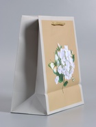 Пакет подарочный ламинированный «Белая гортензия», серо - бежевый, 18×22.3×10 см - фото 68977302