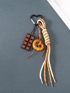 Брелок на карабине пластик, текстиль "Шоколад и крендель" с узлом 23х6,8х2 см - фото 809462401