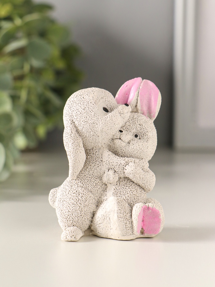 Фигурка гипс «Кролики обнимаются», 7×5×4.5 см, серая - Фото 1