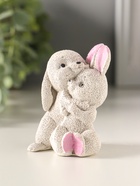 Фигурка гипс «Кролики обнимаются», 7×5×4.5 см, серая  (артикул 10982514)  большой выбор товаров оптом и в розницу по низким ценам с доставкой