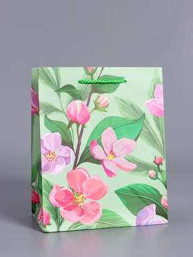 Пакет подарочный ламинированный «Весеннее признание», травяной, 18×22.3×10 см