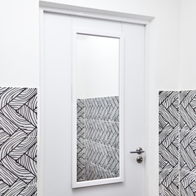 {{photo.Alt || photo.Description || 'УЦЕНКА Зеркало дверное, подвесное, 40×110 см, белое'}}