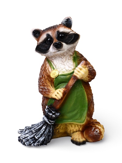 Садовая фигура из полистоуна «Енот с метлой», 26×24×38 см