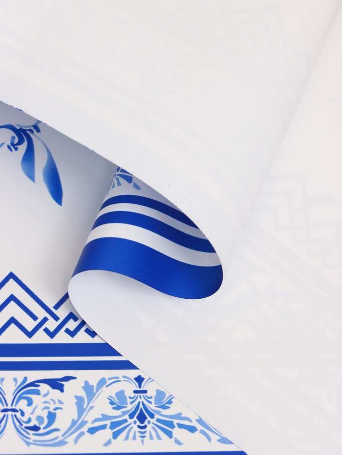 Пленка для цветов и букетов «Эскиз», белая с голубым, 57×57 см