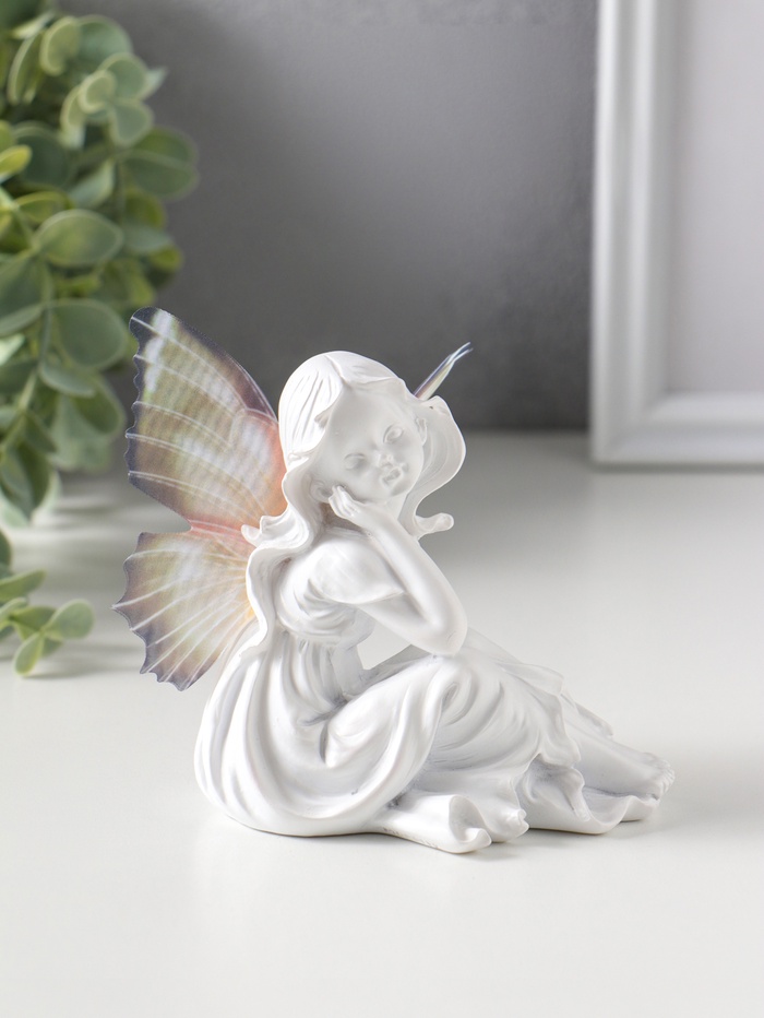 Фигурка полистоун «Девочка-бабочка», белый, 6.5×10×9.7 см