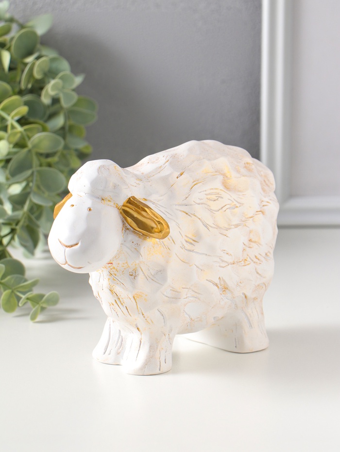 Фигурка полистоун «Бараш», белый с золотом, 8×17.5×12.5 см - Фото 1