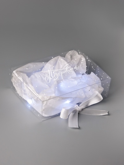 Коробка подарочная пластиковая с тишью и гирляндой «Поздравляю», 16.5×12×5 см