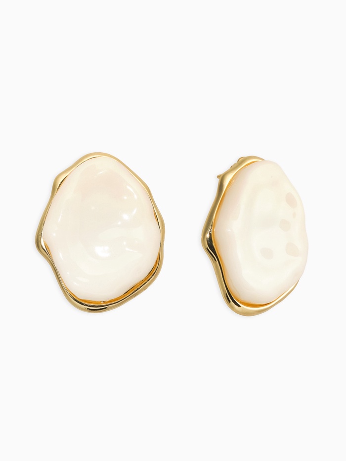 Серьги большие «Мятый овал», акрил, белые в золоте