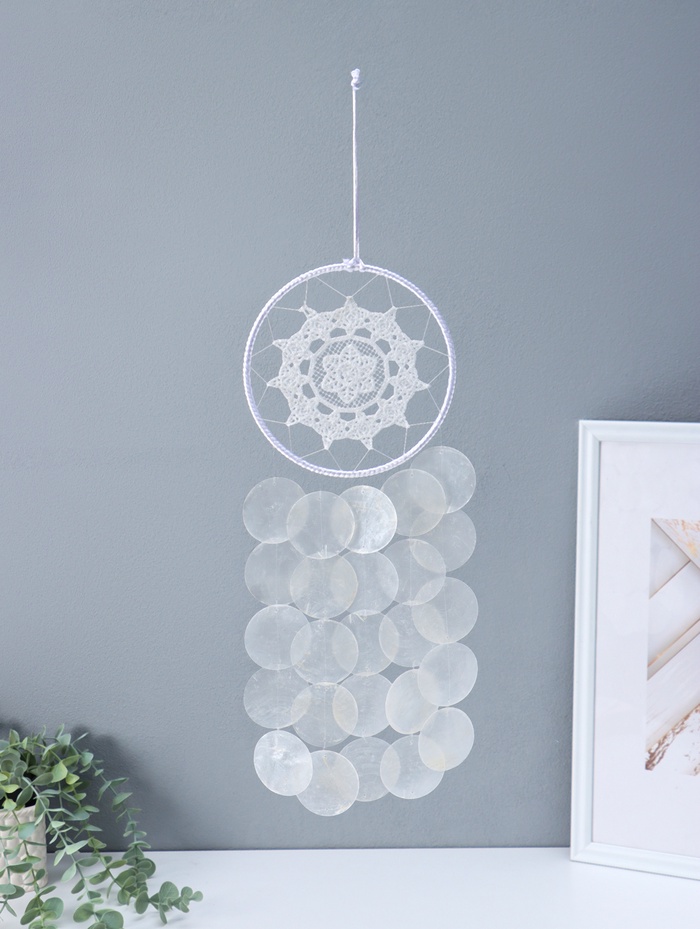 Ловец снов амулет «Паутинка с цветком», перламутр, 25 кружков, d=4.8 см, 15×41 см