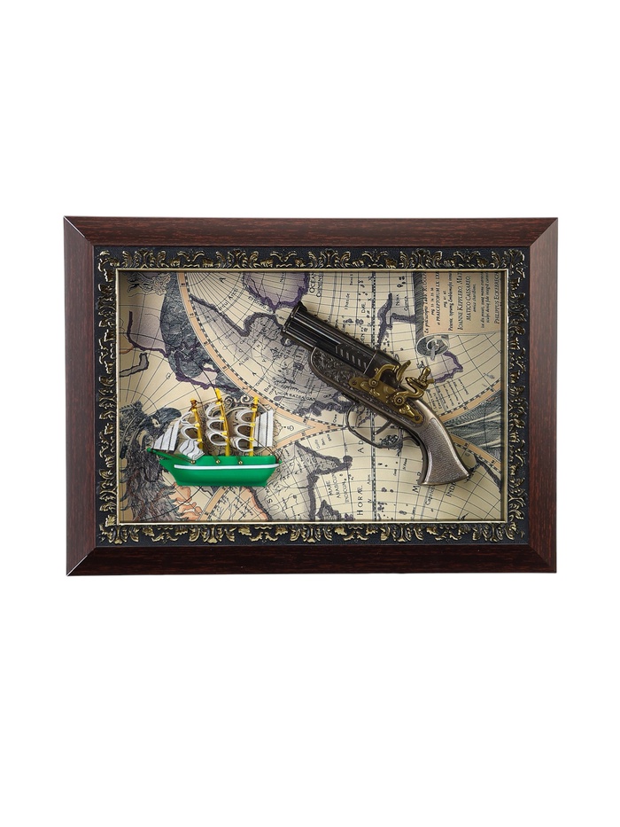 Панно настенное в раме с макетом оружия сувенирного «Карта. Револьвер и корабль», 26×36×5 см - Фото 1
