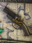 Панно настенное в раме с макетом оружия сувенирного «Карта. Револьвер и корабль», 26×36×5 см - Фото 2