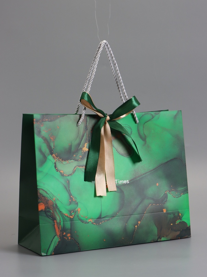 Пакет подарочный ламинированный «Мрамор», зеленый с бантиком, 32×25×11 см - Фото 1