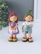Набор фигурок 2 шт. полистоун «Малыши в длинных колпаках, с ромашками», 4×5.3×15 см - Фото 1