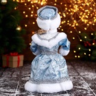 УЦЕНКА Снегурочка "В голубой шубке с цветами" двигается, 15х30 см - Фото 3