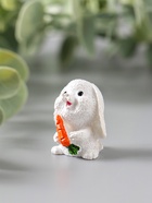 Фигурка полистоун «Белый зайка с бабочкой, морковкой», 1.7×2.3×3 см, МИКС  (артикул 10956811)  большой выбор товаров оптом и в розницу по низким ценам с доставкой