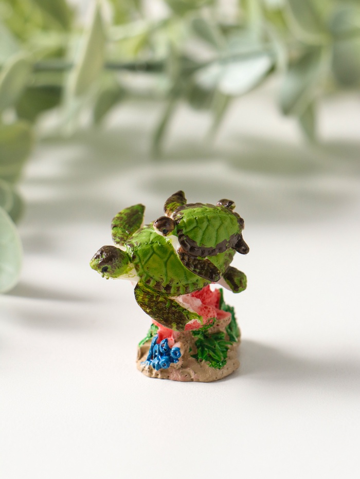 Фигурка полистоун «Черепашки в кораллах», 3×3.4×3 см