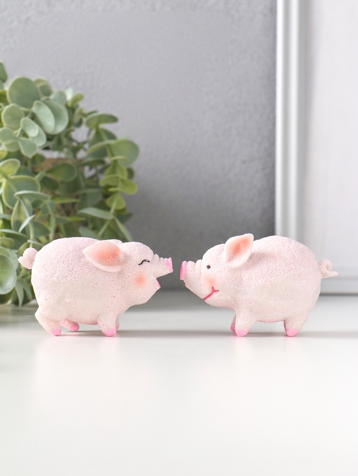 Сувенир полистоун "Поросята - поцелуй" набор 2 шт 4х7,3х4,5 см - Фото 1