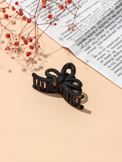 Крабик для волос «Классик» бантик, 7.5×4 см, матовый, чёрно-золотой