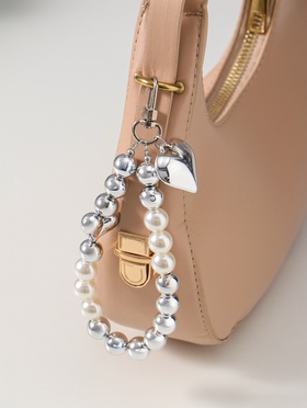 Брелок для ключей на карабине «Жемчужная нить с сердцем», на сумку, рюкзак, серебристо-белый, 11×3×1 см