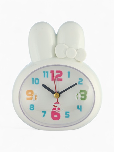 УЦЕНКА Часы-будильник настольные «Зайчик» детские, циферблат 7×8.5 см, 12.5×10 см, 2xAA