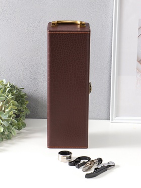 Шкатулка подарочная под бутылку «Кожа питона» и набор 4 предмета, коричневая, 35×11×12 см